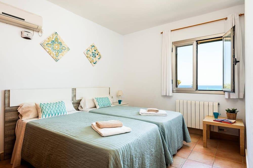 Villa Caballero by Villa Plus in Punta Prima, Sant Lluís