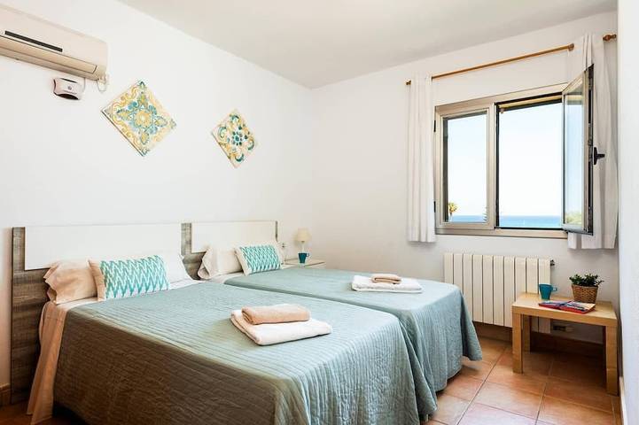 Villa Caballero by Villa Plus in Punta Prima, Sant Lluís