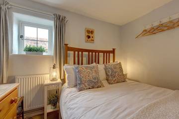 Log Cabin for 4 People in Wells-next-the-Sea, Norfolk, Photo 2