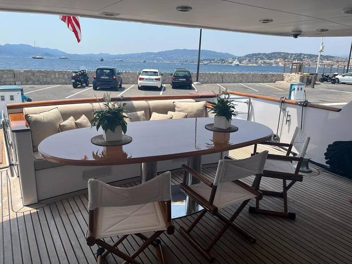 Bateau pour 12 personnes, avec vue et terrasse, animaux acceptés dans Port Pierre Canto Cannes - 3