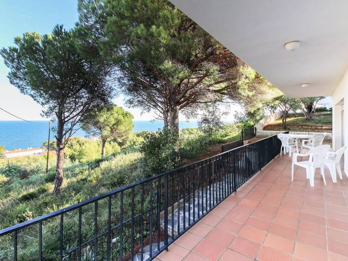 Ferienhaus für 6 Personen, mit Terrasse und Garten in Llanca