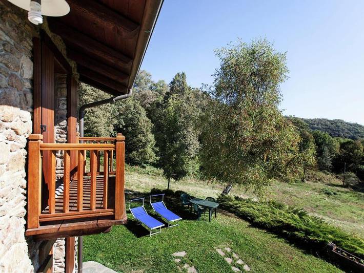 Gîte pour 4 personnes, avec Balcon à Netro