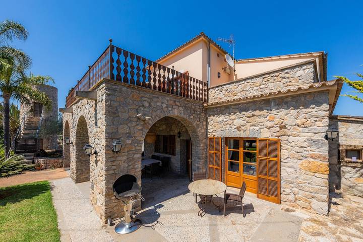 Landhaus 'Es Voltor' mit Bergblick, WLAN und Klimaanlage in Artà, Mallorca Osten
