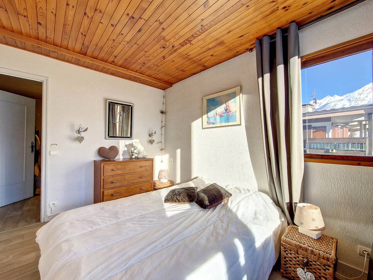 Entire apartment, La Clusaz Apartment 6 ppl with balcony in La Clusaz, Annecy region