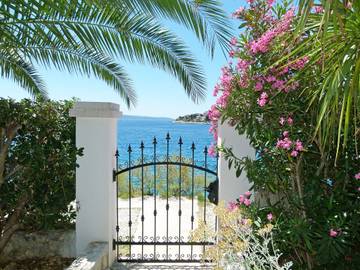 Apartment for 8 People in Okrug Gornji, Dalmatia, Photo 3