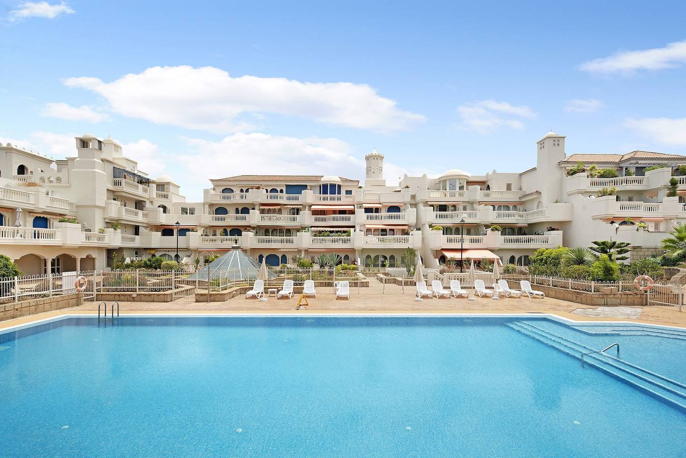 Apartamento entero, "Apartamento Parque Lotos" con vistas a la montaña, piscina, Wi-Fi y terraza in El Durazno, Puerto de la Cruz