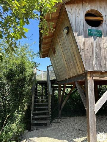 Gîte pour 4 personnes, avec jardin, animaux acceptés dans l' Ain
