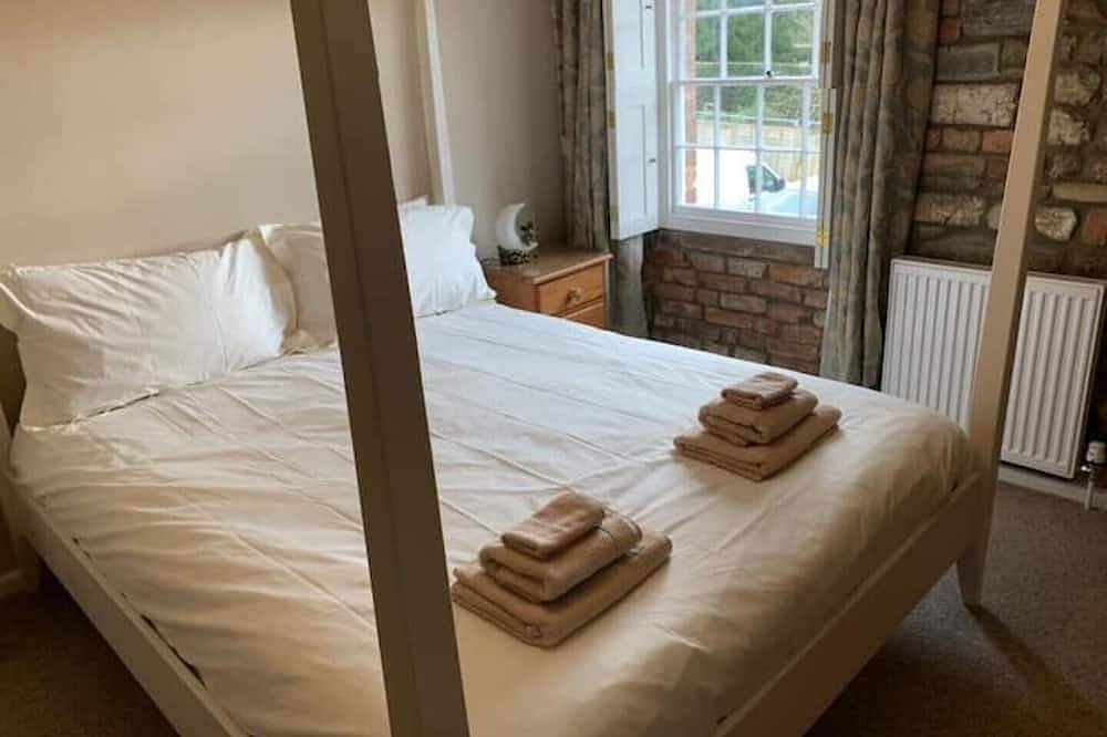 Gorgeous Listed Central 5* Cottage Abbey Views in Glastonbury, Somerset