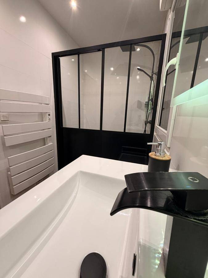 Appartement entier, Atelier chaleureux 40m2 - proche Cdg Parc des expo in Tremblay-en-France, Seine-Saint-Denis