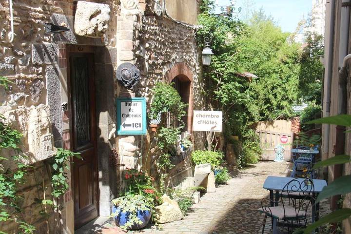 Chambre d’hôte pour 3 personnes, avec Terrasse et Vue à Roanne