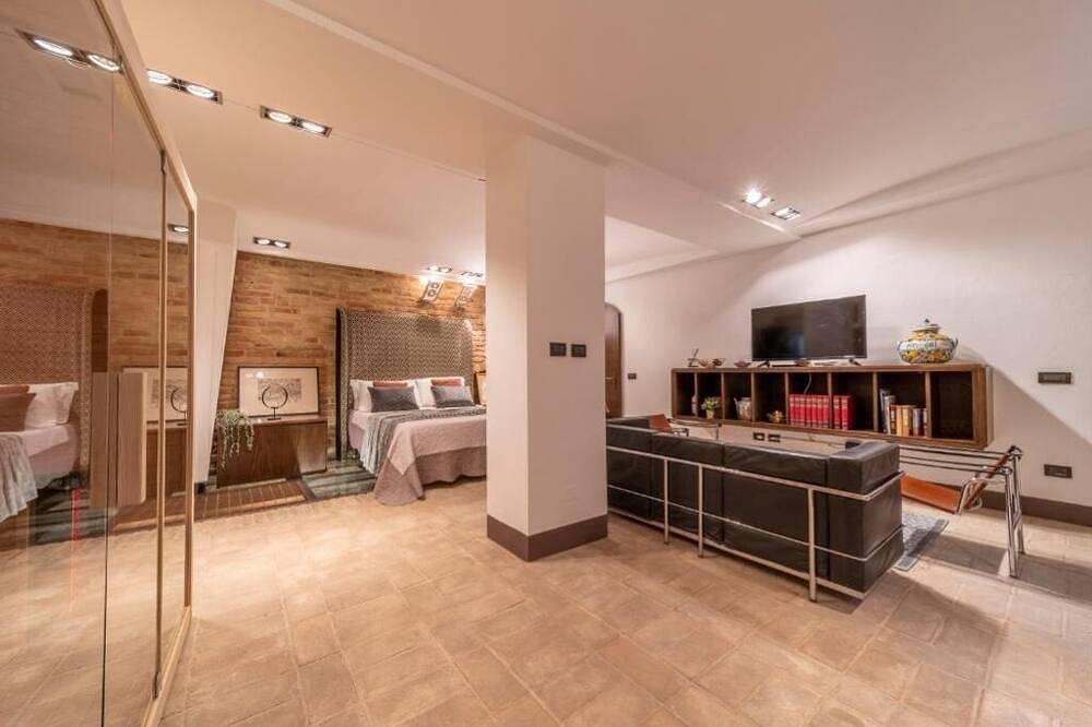 Appartamento intero, Casa Bardi : Appartamento Superior con Sauna in San Gimignano, Siena e dintorni