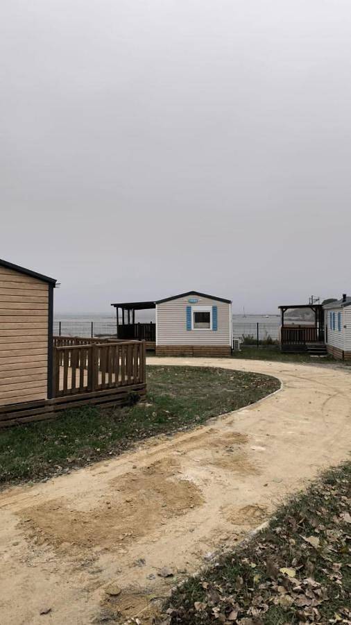 Camping pour 4 personnes, avec terrasse et jardin, animaux acceptés à Marseillan - 4