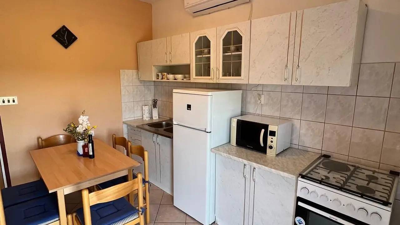 Appartement de vacances entier, Appartement de vacances pour 4 personnes avec terrasse in Sali, Dugi Otok