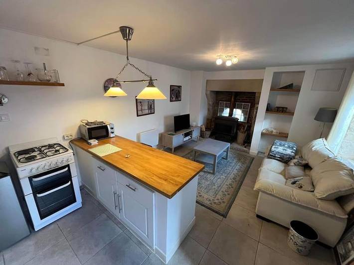 Location de vacances pour 3 personnes, avec terrasse ainsi que vue et jardin à Bazoges-en-Pareds - 4