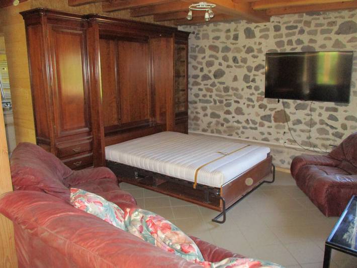 Gîte pour 5 personnes, avec terrasse et jardin dans le Puy-de-Dôme - 4