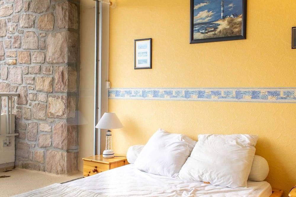 Ganze Wohnung, Sea-view apartment near the beach in Erquy | 6 guests | in Caroual, Erquy