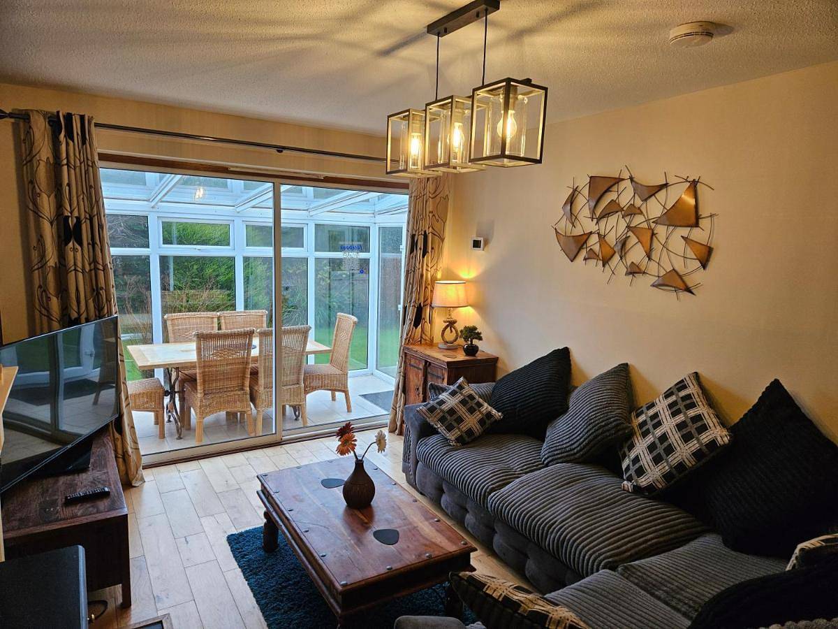 Three-Bedroom House in Fairbourne, Snowdonia