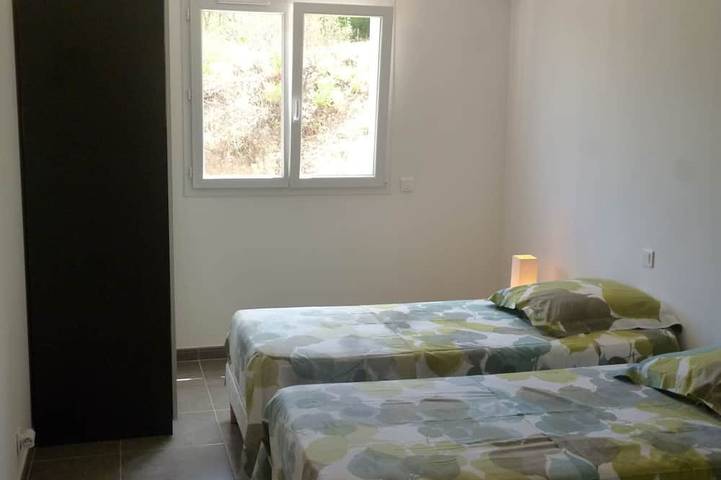 Appartement entier, Maison avec vue mer et montagne, au calme et à la décoration soignée. in Sari-Solenzara, Arrondissement de Sartène
