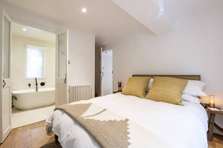 Beautiful Home in Heart of Truro in Truro, Cornouailles