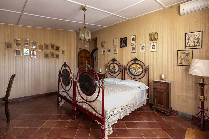 Incredibile villa storica con piscina in marmo e giardino tropicale in Costiera Amalfitana in Cava dei Tirreni, Costa tirrenica Campania