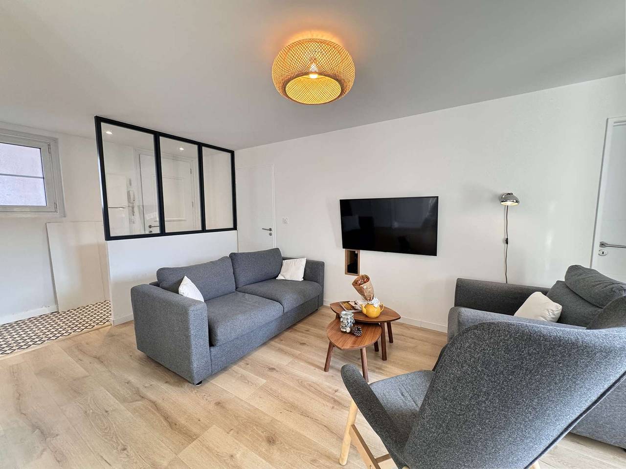 Entire apartment, Renovated city center apartment - 5 guests in Sanary-sur-Mer, Mediterranean Coast (France)