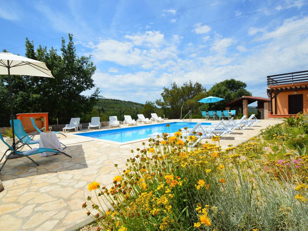 Ganze Wohnung, Bilice in Bilice, Šibenik-Knin