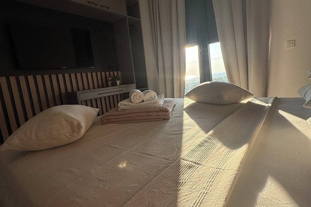 Villa Gligora - modern villa with beautiful view of the bay and the mountain. in Kolan, Kolan (Kroatische Adria)