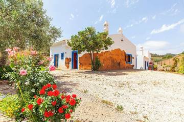 Location de vacances pour 14 personnes, avec jardin dans Marmelete