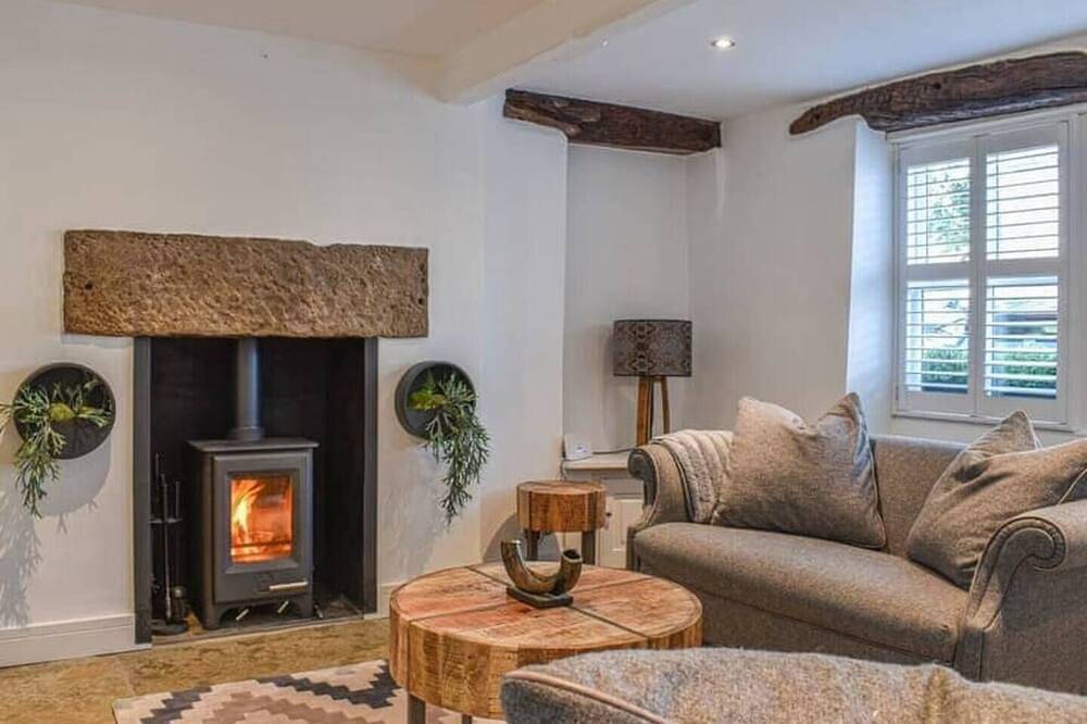 Cosy and characterful cottage in the heart of Kirkby Lonsdale in Kirkby Lonsdale, Yorkshire Dales National Park