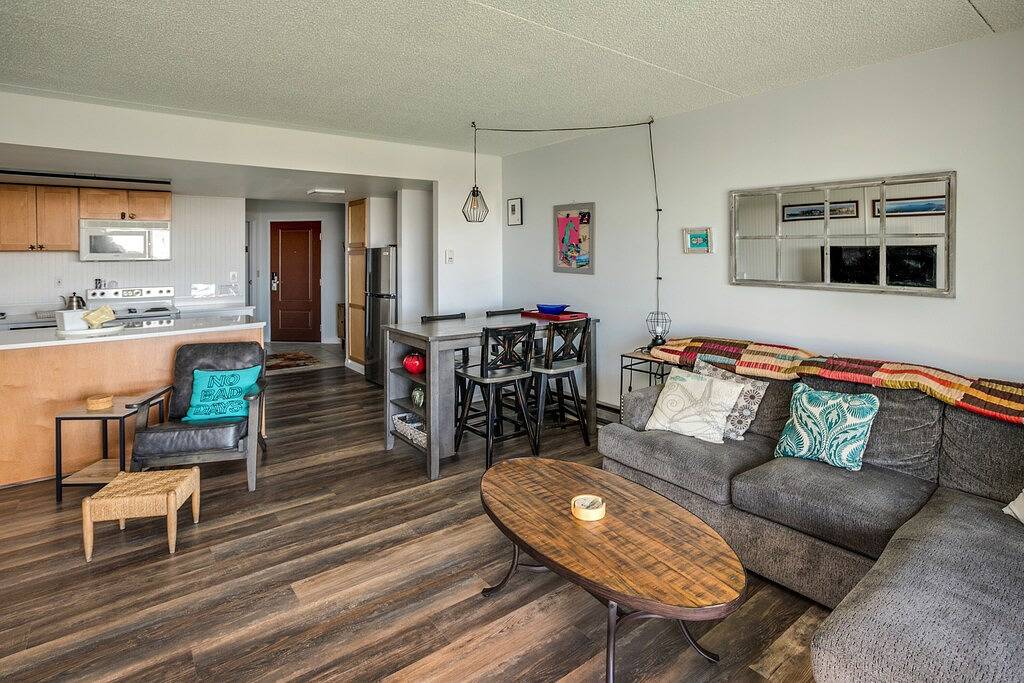 Ganze Wohnung, Expansive Ocean View Sonnenaufgang bis Sonnenuntergang. Neu renoviert in Gearhart, Clatsop County