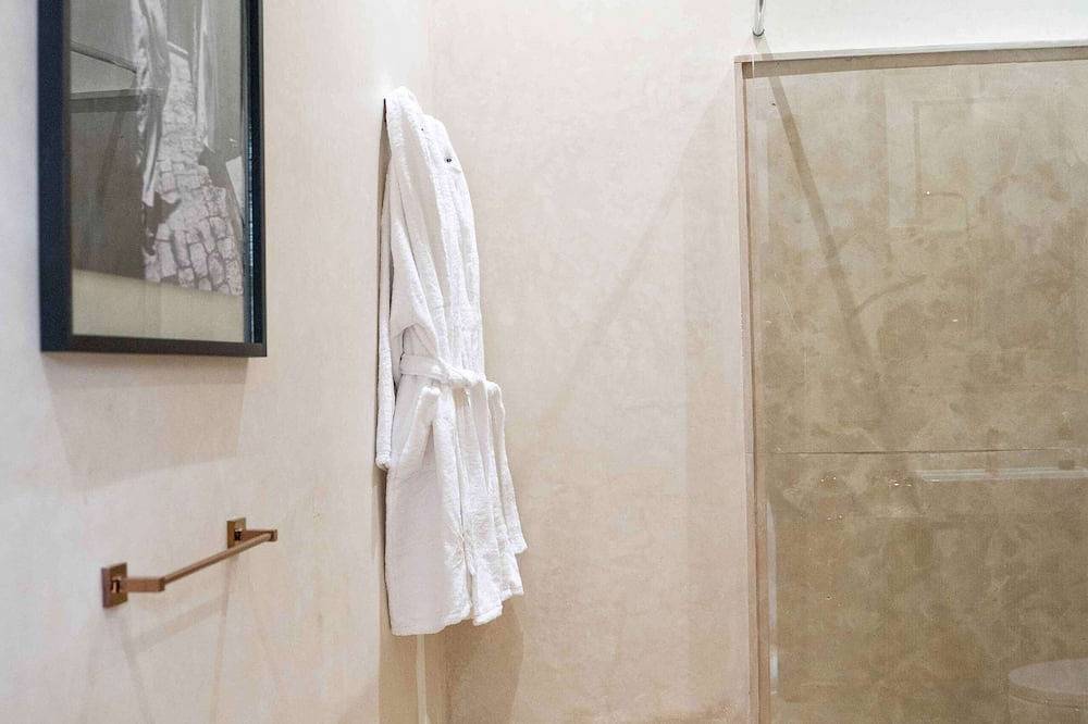 Majestic Luxury Villa 12 Bedrooms 30 people in Rambouillet, Yvelines