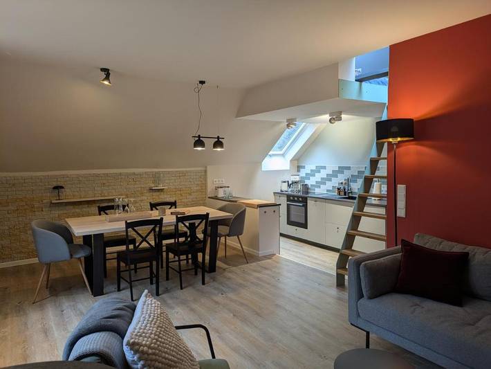 Ferienwohnung für 2 Personen, mit Balkon und Terrasse sowie Garten und Ausblick