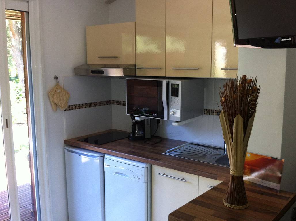 Appartement entier, Maisonnette "Les perrons fleuris d'Abbartello" bord de mer in Abbartello, Olmeto
