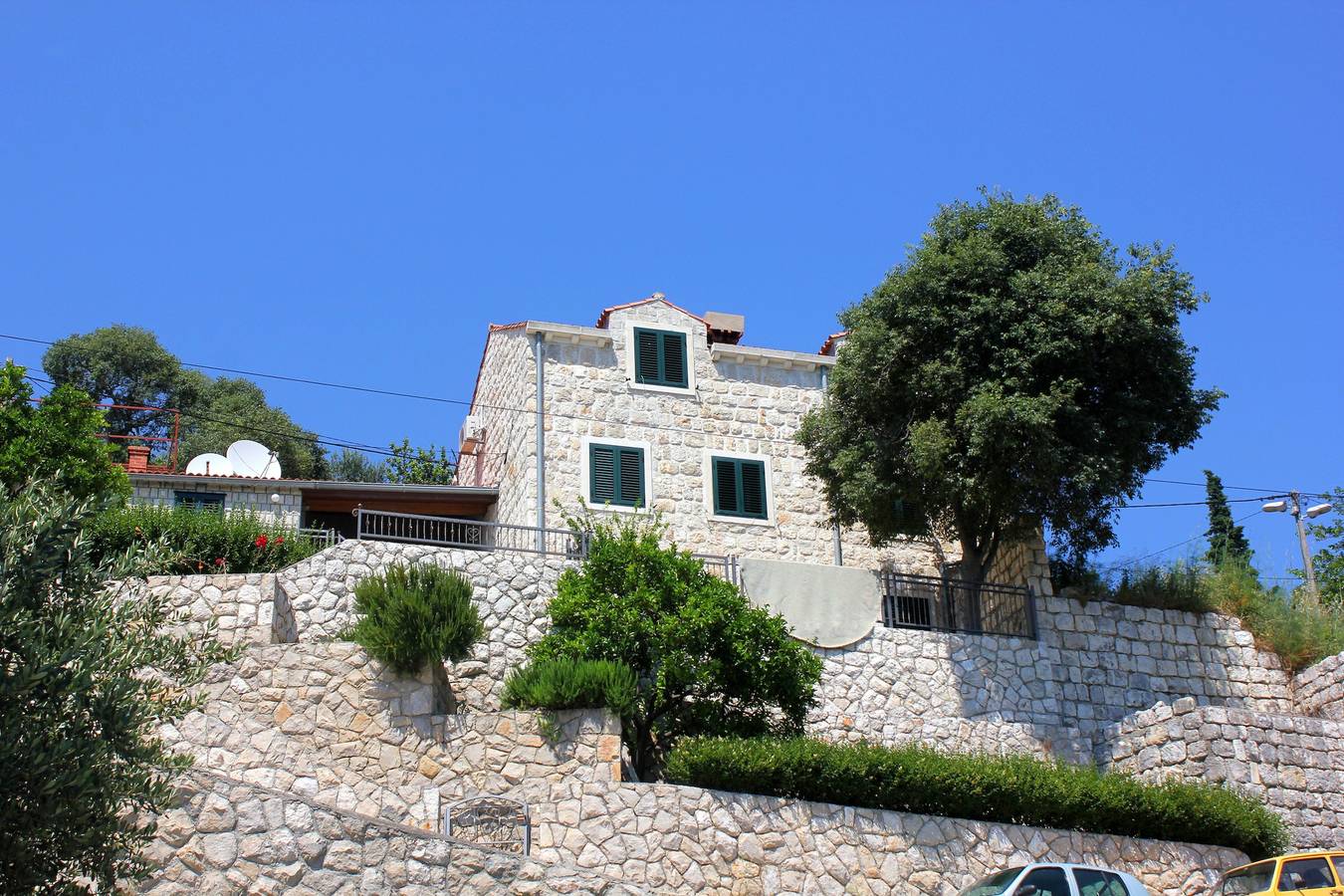 Ganze Wohnung, 1-Zimmer-Ferienwohnung mit Terrasse und Meerblick Sladenovici, Dubrovnik -b in Slano, Dubrovnik-Neretva