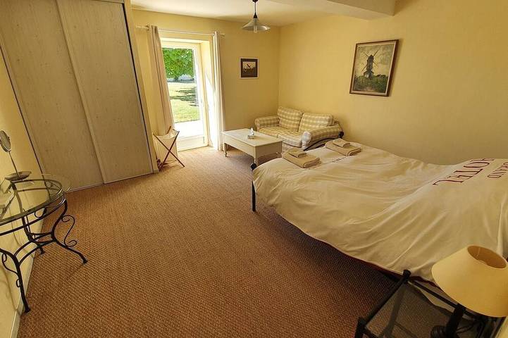 Location de vacances pour 8 personnes, avec jardin et piscine à Villefranche-de-Lonchat - 3