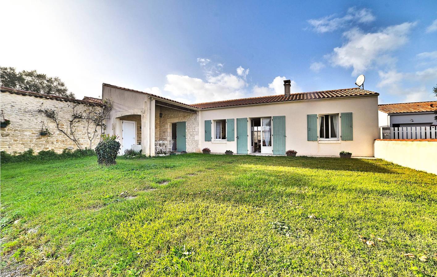 Acogedor Apartamento de 85m2: TV, Lavavajillas, Parking, Jardín in Saint-Pierre-d'Oléron, Côte de Beauté