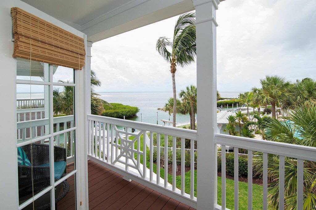 Islamorada Oceanfront Home im Angler Riff Meerblick, Dock, Comm Pool & Beach in Windley Key, Islamorada