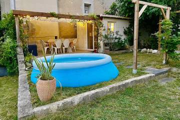 Gîte pour 2 personnes, avec terrasse et jardin à Paillet