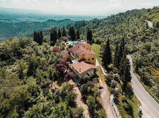 Maison d’hôte pour 10 personnes, avec Terrasse et Jardin ainsi que Piscine et Vue à Barberino di Mugello
