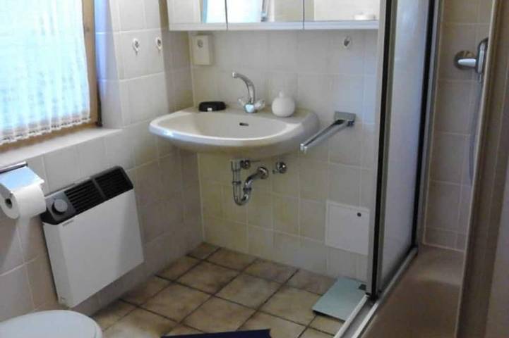 Ferienhaus für 4 Personen, mit Sauna und Whirlpool sowie Pool und Garten in Bad Pyrmont - 2