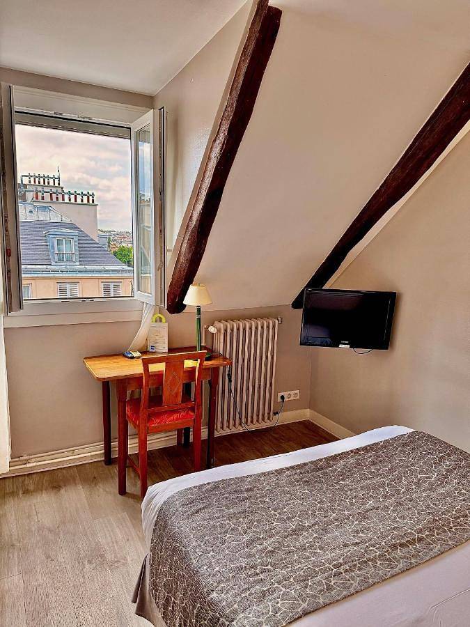 Hôtel pour 3 personnes, avec vue dans Gare Du Nord Paris - 2