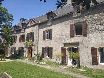 Chambre d’hôte pour 2 personnes, avec vue et jardin à Campuac