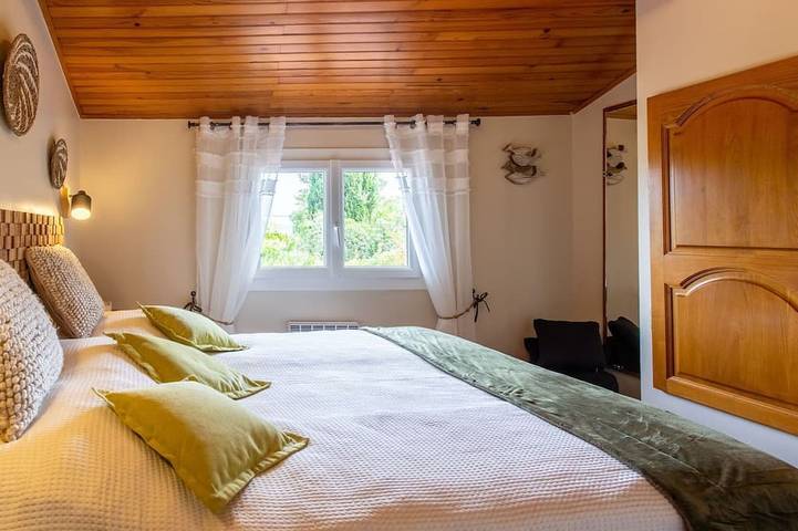 Atemberaubendes  Ferienhaus für 4 Gäste mit Klimaanlage,  W-Lan, privatem Pool und TV in Cuers, Mittelmeerküste (Frankreich)
