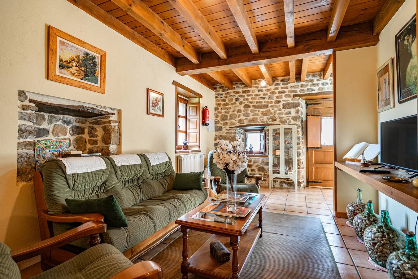 Casa rural 'Mesilda' con vistas a la montaña, terraza privada y balcón in Peñamellera Baja, Sierra del Cuera