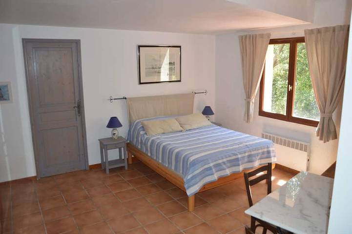 Gîte pour 2 personnes, avec balcon ainsi que jardin et piscine à La Gaude - 2