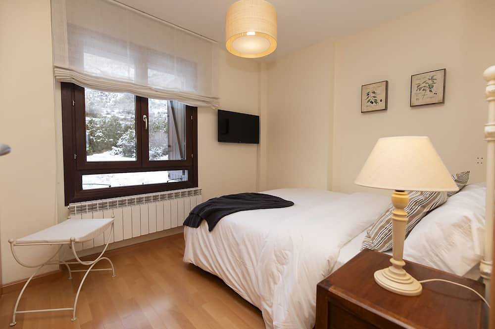 Entire apartment, Cumbre del Sarrio by Bevalle in Panticosa, Spanish Pyrenees
