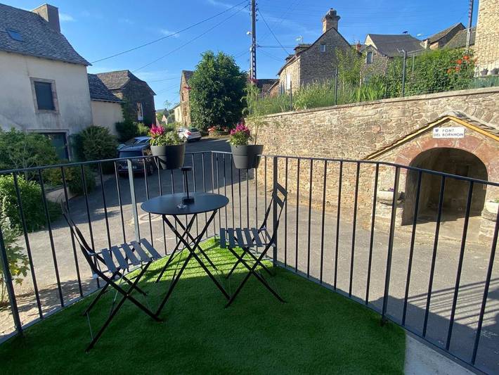 Location de vacances pour 2 personnes, avec terrasse à Moyrazès