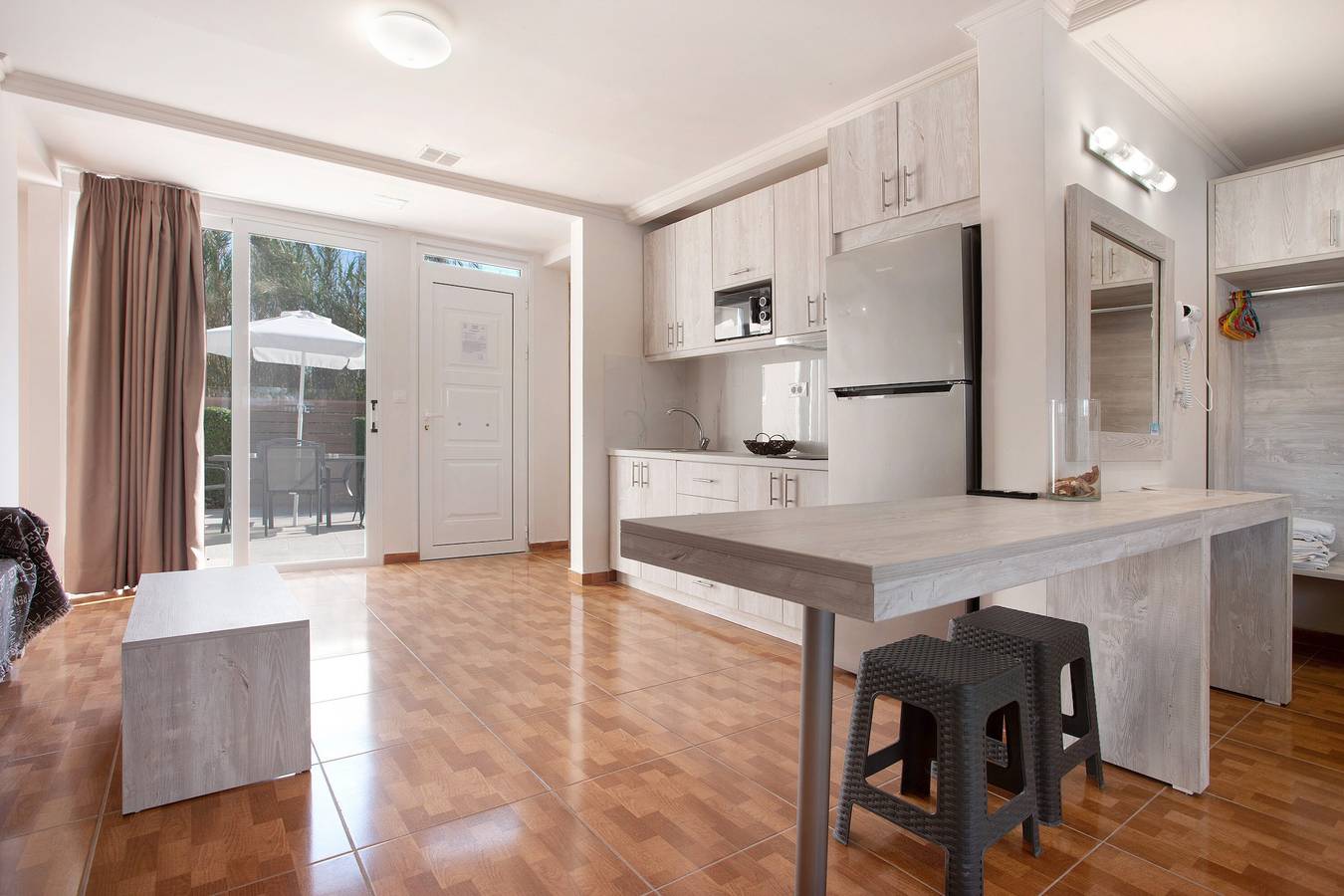 Entire apartment, Paradise Zante Suite Poolside with Garden and Wi-Fi in Laganas, Zakynthos