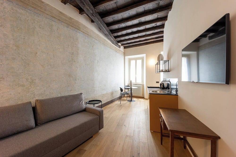 Entire apartment, Sibilla Room - Residenza San Valerio in the historic center of Tivoli in Tivoli, Rome Province