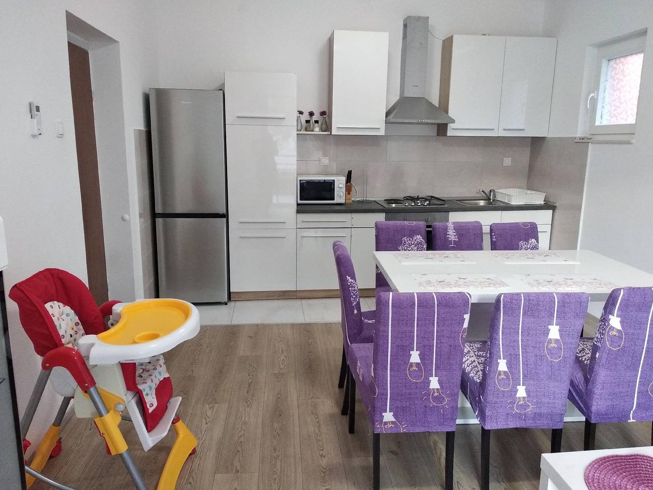 Ganze Ferienwohnung, Wohnung in Brodarica mit privatem Parkplatz in Sibenik, Šibenik-Knin